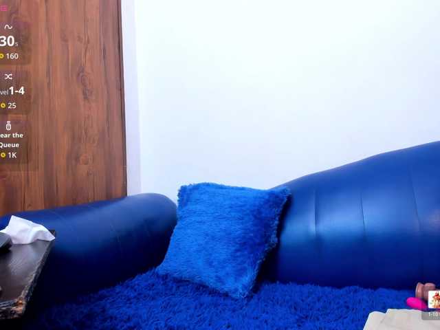 Skinny-Mature live cam on BongaCams