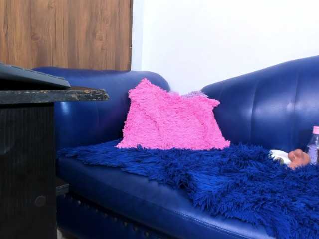 Skinny-Mature live cam on BongaCams