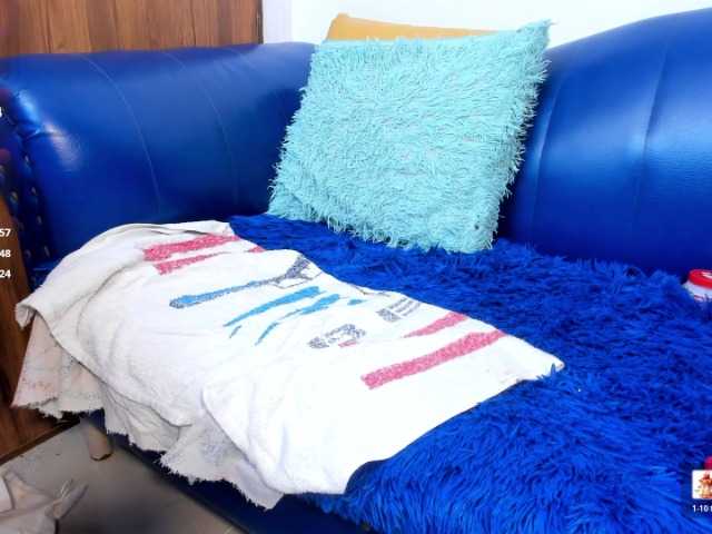 Skinny-Mature live cam on BongaCams