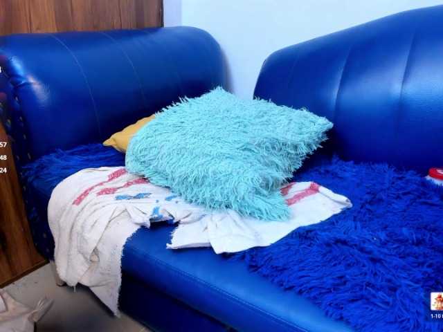 Skinny-Mature live cam on BongaCams