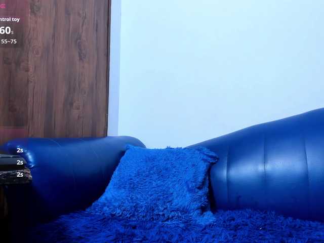 Skinny-Mature live cam on BongaCams