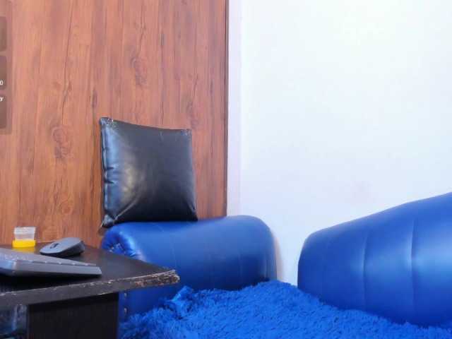 Skinny-Mature live cam on BongaCams