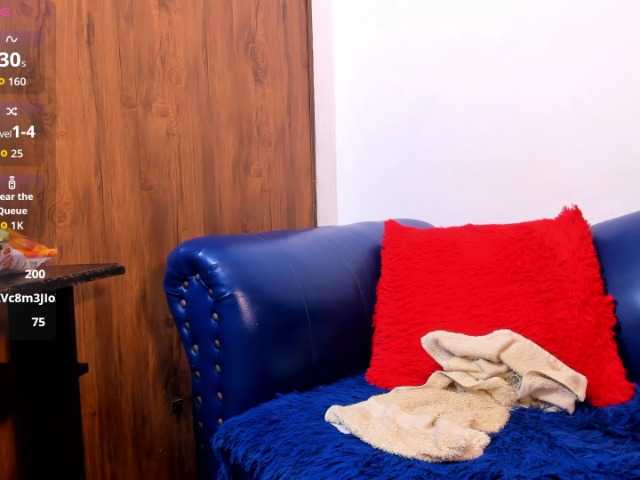 Skinny-Mature live cam on BongaCams