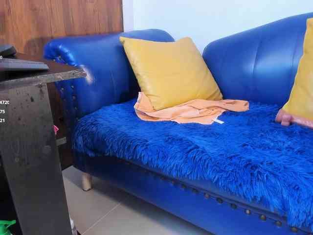 Skinny-Mature webcam