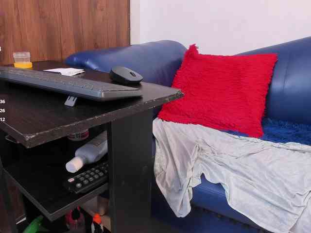 Skinny-Mature webcam