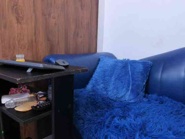 Skinny-Mature webcam