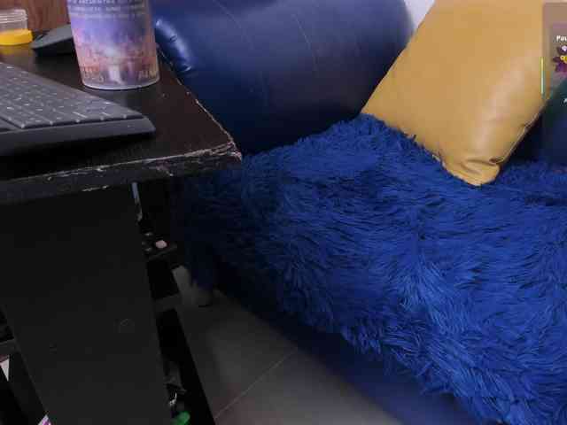 Skinny-Mature webcam