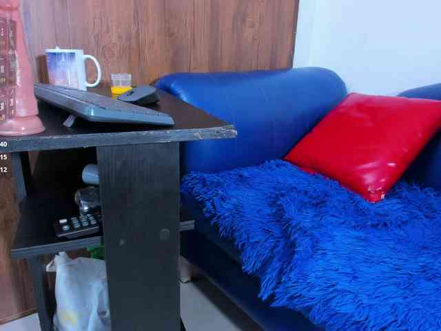 Skinny-Mature webcam