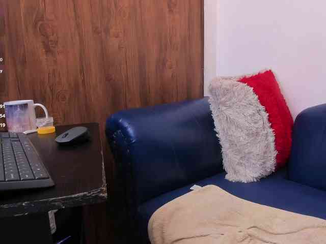 Skinny-Mature webcam