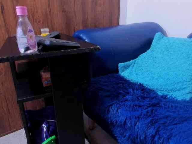 Skinny-Mature webcam