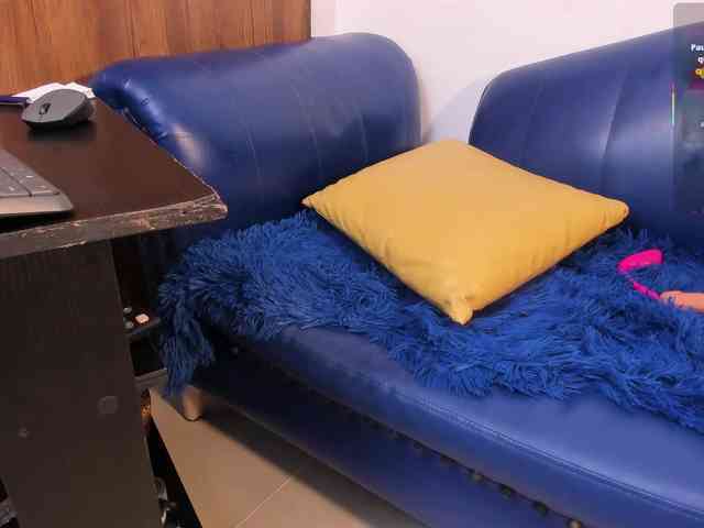 Skinny-Mature webcam