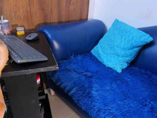 Skinny-Mature webcam
