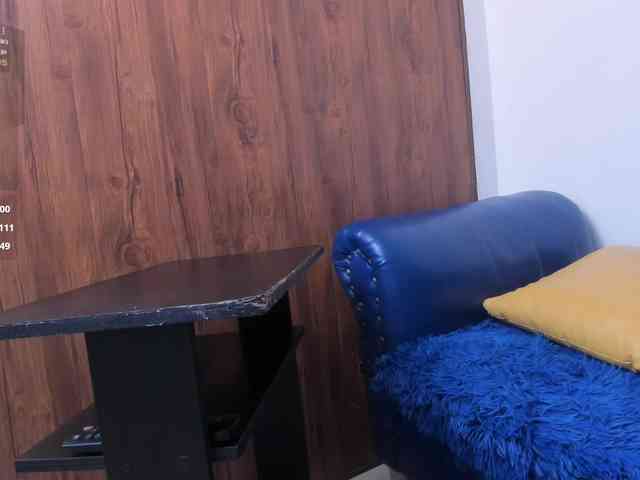 Skinny-Mature webcam