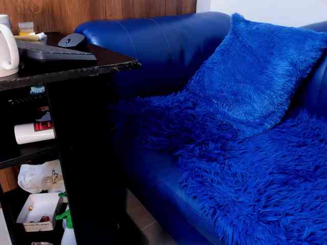 Skinny-Mature webcam