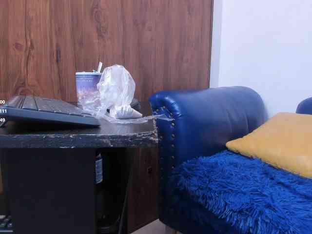 Skinny-Mature webcam