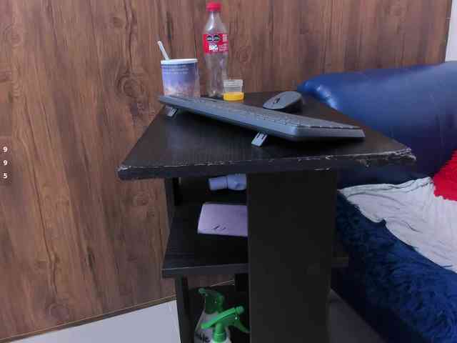 Skinny-Mature webcam