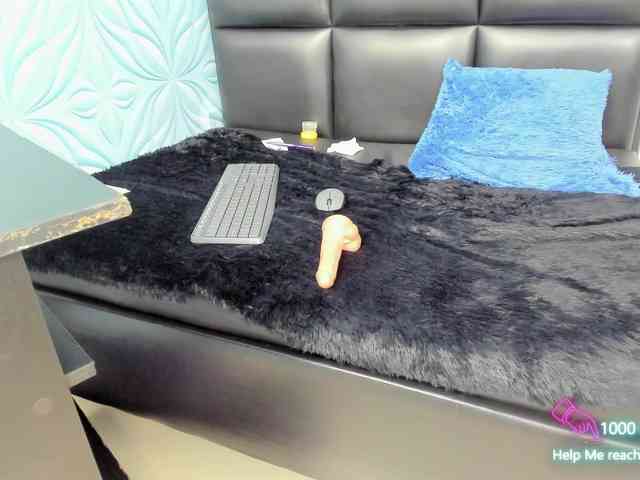 Skinny-Mature webcam