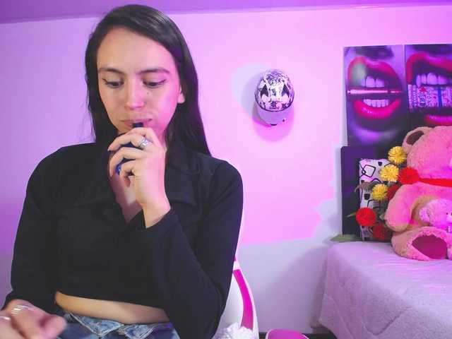 le modèle likaalittle est en webcam porno dans un show sur le site bongacams, il possède les tags suivants: Latino/Hispanic,Brunette,Trimmed