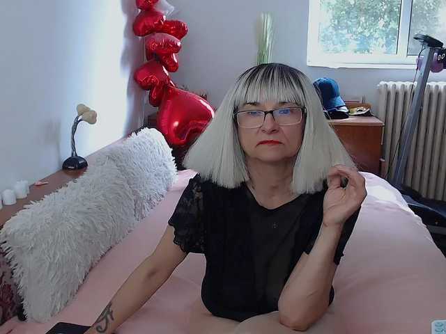 MilfDolores live cam on BongaCams