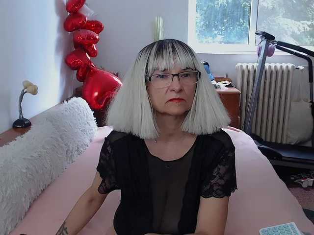 MilfDolores live cam on BongaCams