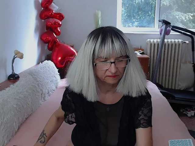 MilfDolores live cam on BongaCams