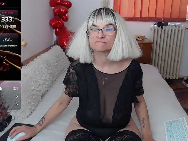 MilfDolores live cam preview