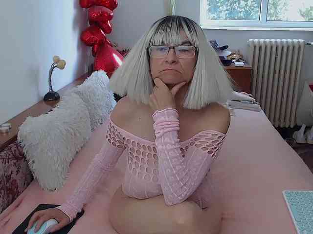 MilfDolores webcam