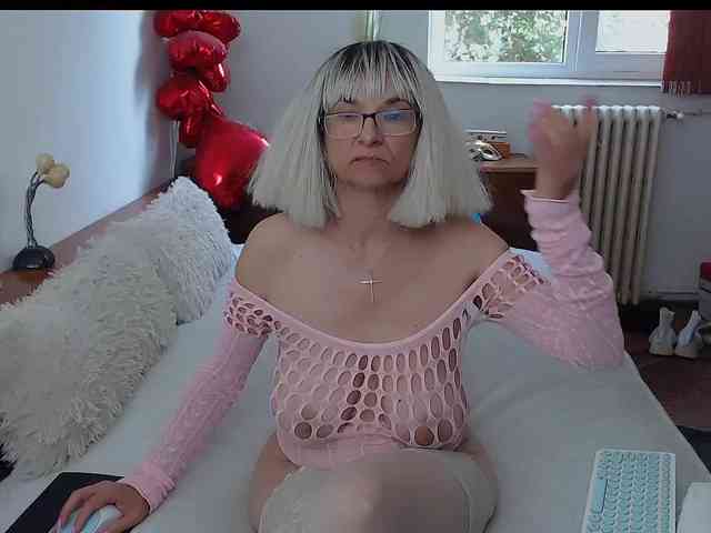 MilfDolores webcam