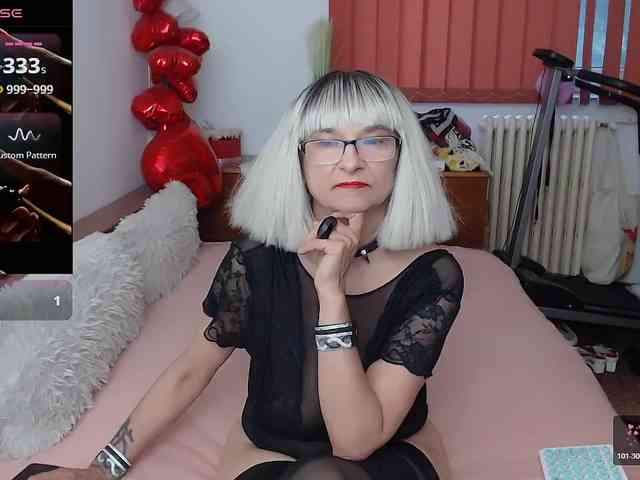 MilfDolores webcam