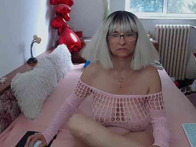 MilfDolores webcam