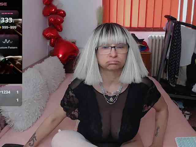 MilfDolores webcam