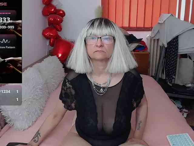 MilfDolores webcam
