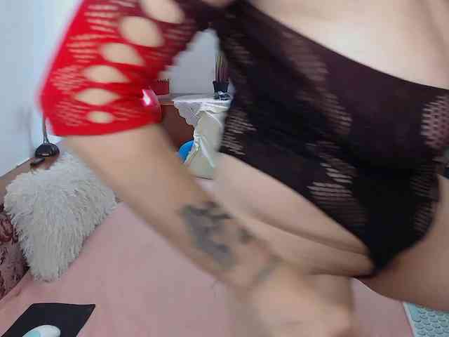 MilfDolores webcam