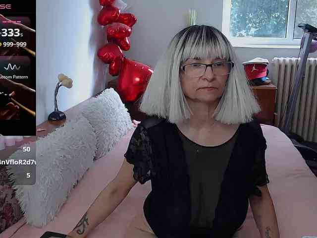MilfDolores webcam