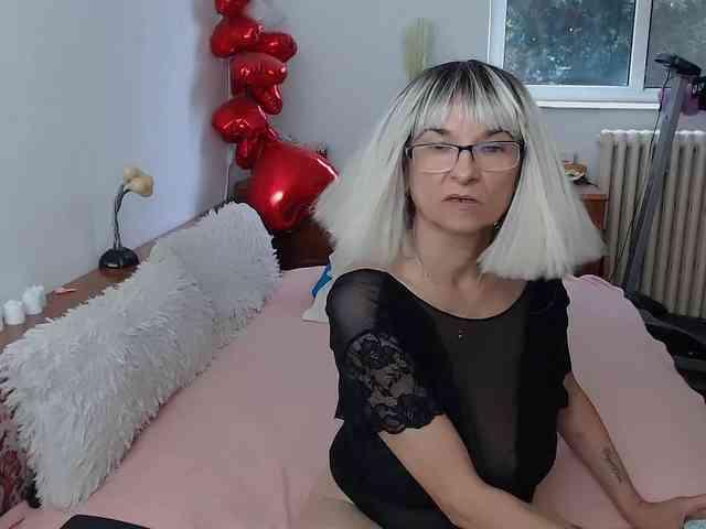 MilfDolores webcam
