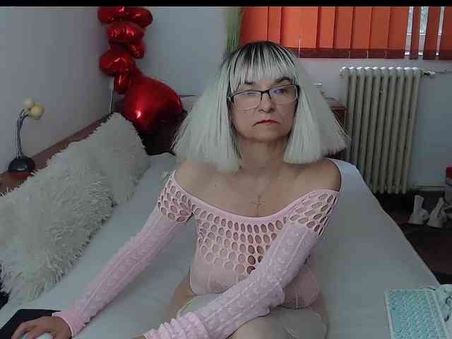 MilfDolores webcam