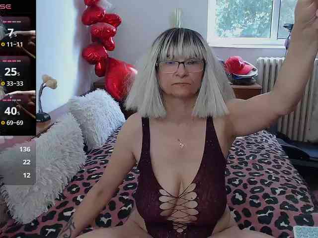 MilfDolores webcam