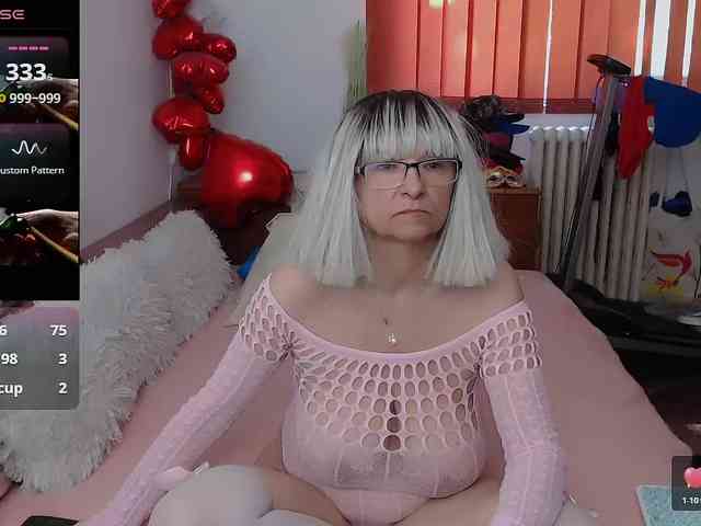 MilfDolores webcam