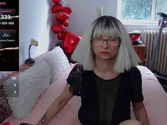 MilfDolores webcam