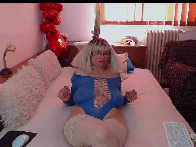 MilfDolores webcam
