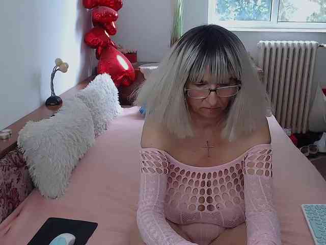 MilfDolores webcam