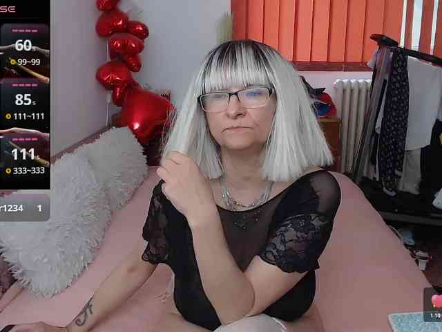 MilfDolores webcam