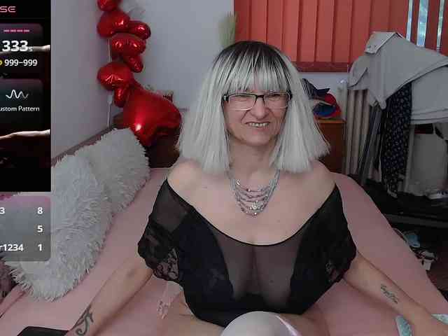 MilfDolores webcam