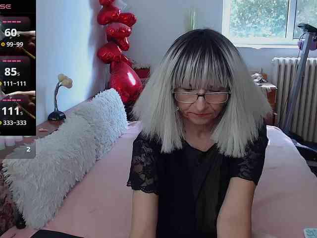 milfdolores's live room