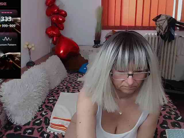 MilfDolores webcam