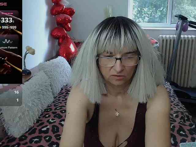 MilfDolores webcam