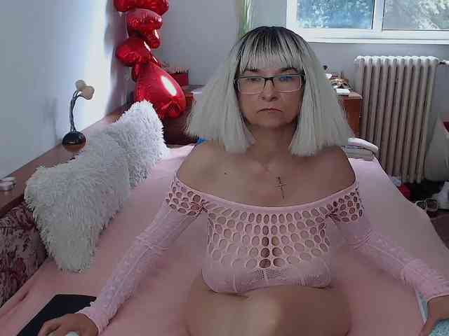 MilfDolores webcam