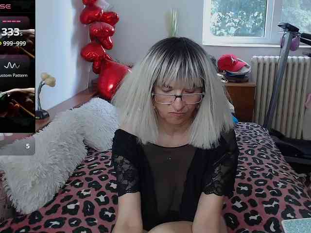 MilfDolores webcam