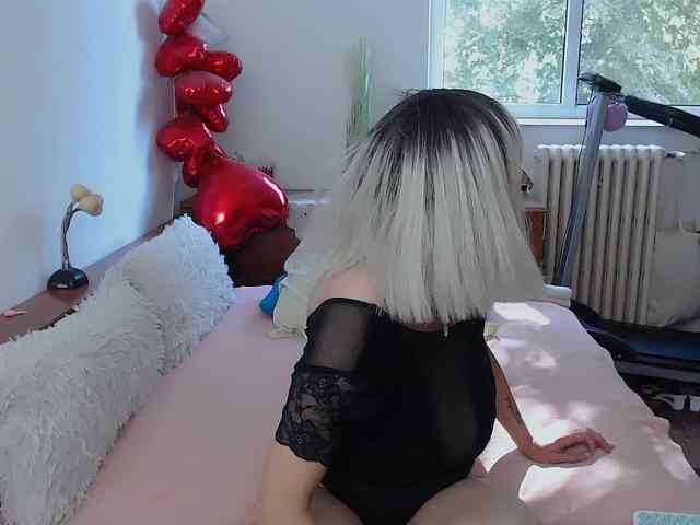 MilfDolores webcam