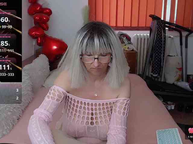 MilfDolores webcam